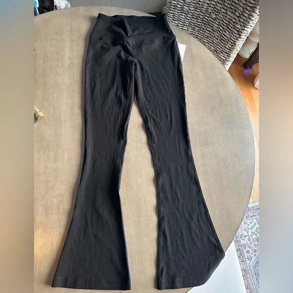 Lululemon Athletica Black Ribbed Mini-Flare Pants 8 - Picture 3 of 6